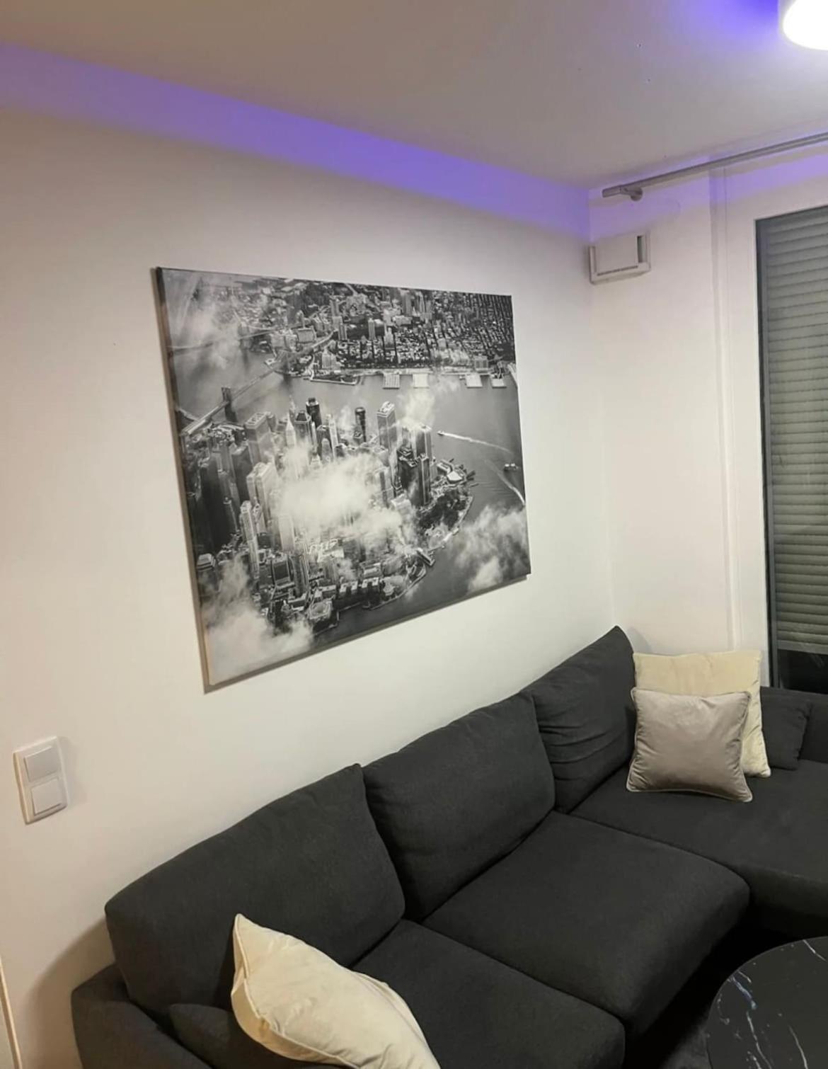 Apartment Lovely 2-bedroom Close To Airport *